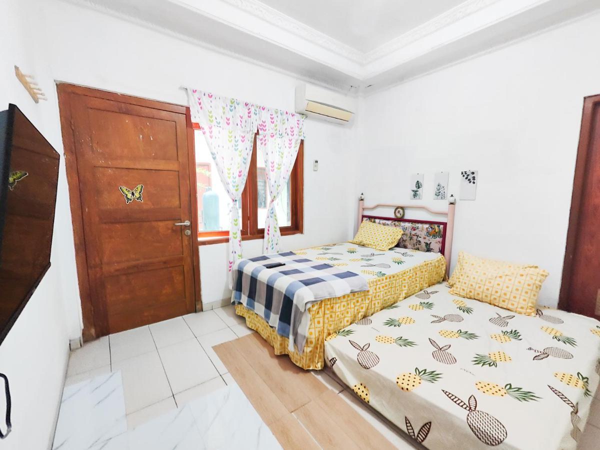 Homey Guesthouse Kertajaya Сурабая Екстер'єр фото
