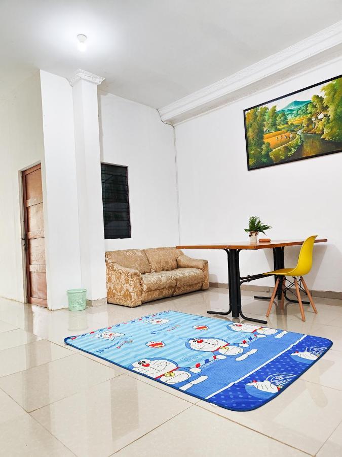 Homey Guesthouse Kertajaya Сурабая Екстер'єр фото