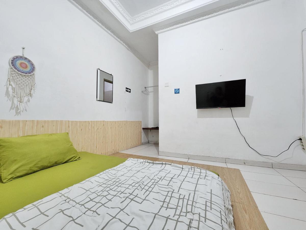 Homey Guesthouse Kertajaya Сурабая Екстер'єр фото