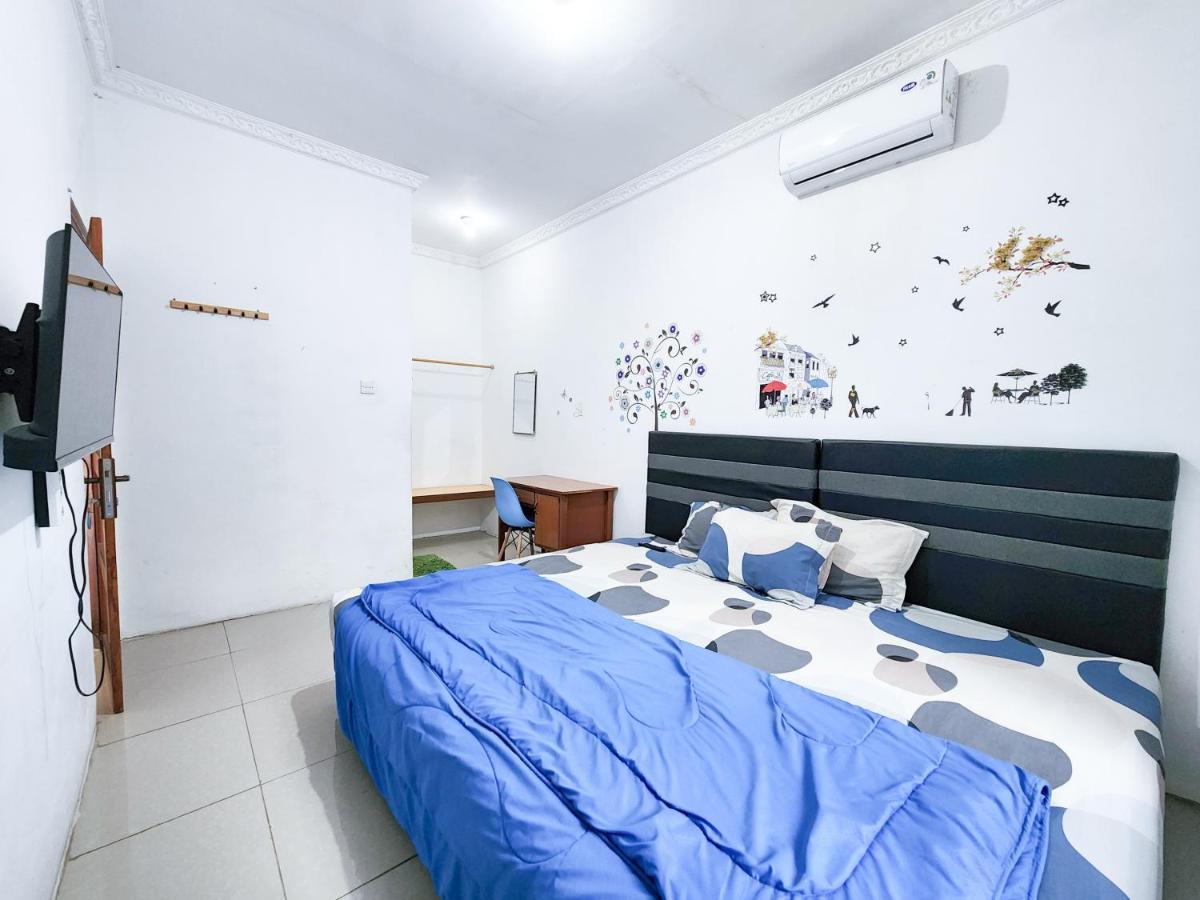 Homey Guesthouse Kertajaya Сурабая Екстер'єр фото
