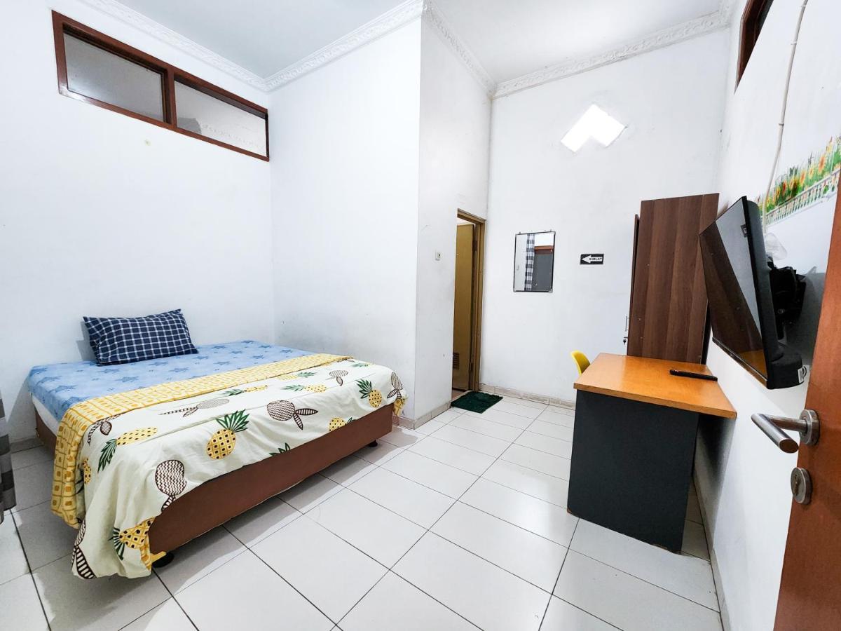 Homey Guesthouse Kertajaya Сурабая Екстер'єр фото