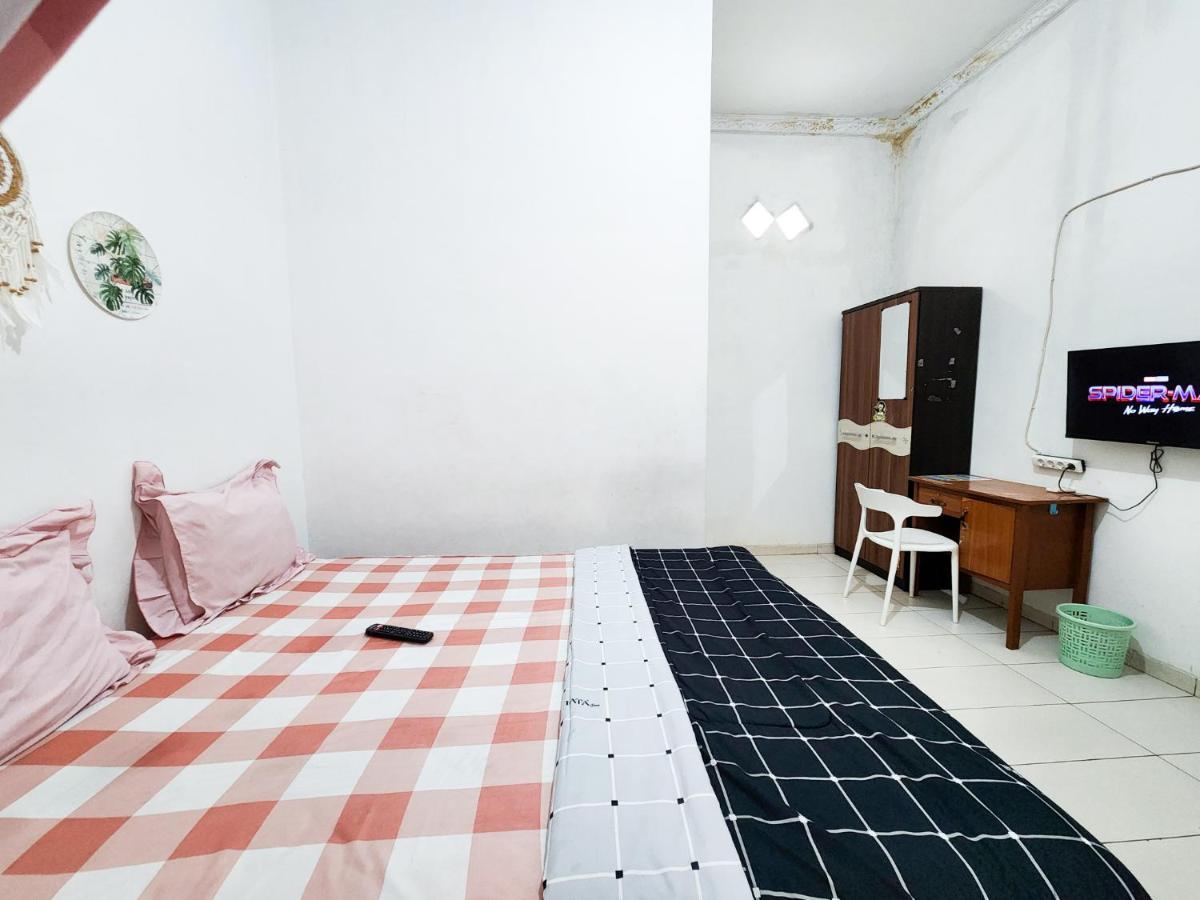 Homey Guesthouse Kertajaya Сурабая Екстер'єр фото